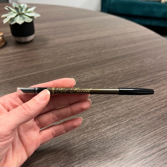 Too Faced Olive Green Waterproof Eyeliner in Perfect Moss *BNWOB* - Picture 3 of 6